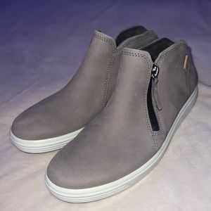 ECCO - Women's Soft 7 Nubuck Low Zip Sneaker Booties